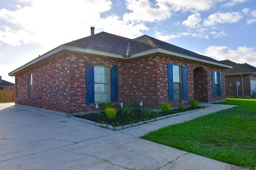 121 Therease Drive, Vacherie, LA, 70090 | Card Image