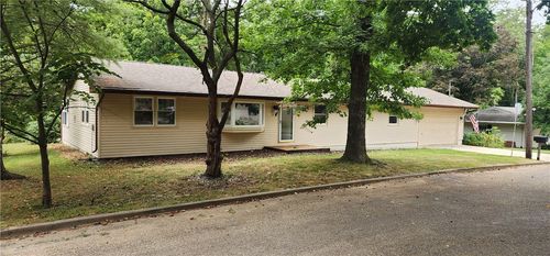 6 Brosam Dr, Charleston, IL, 61920-2800 | Card Image