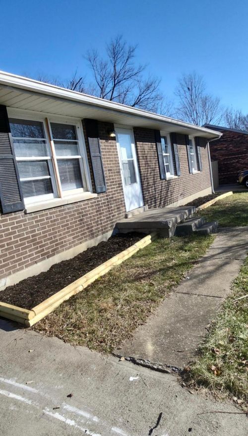 3705 Trent Cir, Lexington, KY, 40517-3376 | Card Image