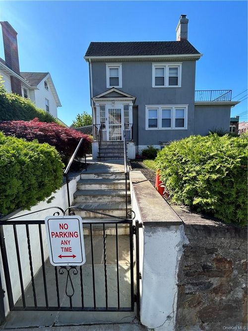 2-72 Soundview St, New Rochelle, NY, 10805-3917 | Card Image