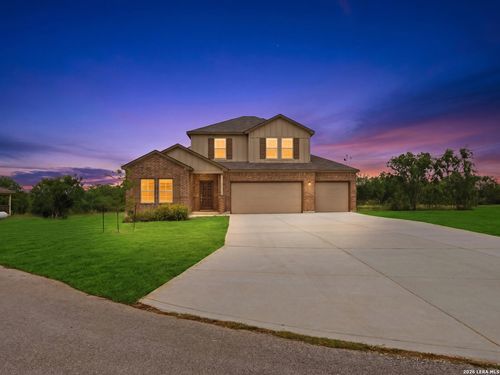 132 Reno Trl, Floresville, TX, 78114-0107 | Card Image