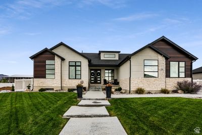 View of front of property featuring a front yard | Image 1