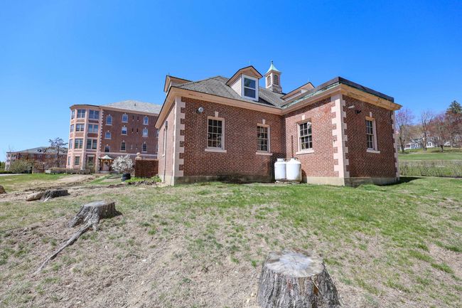 227 Pleasant St, Condo with 2 bedrooms, 2 bathrooms and null parking in Concord NH | Image 24