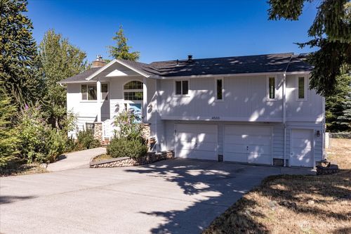 4500 Larson Dr, Oak Harbor, WA, 98277-9677 | Card Image