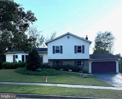 928 Grace St, STATE COLLEGE, PA, 16801-4257 | Card Image