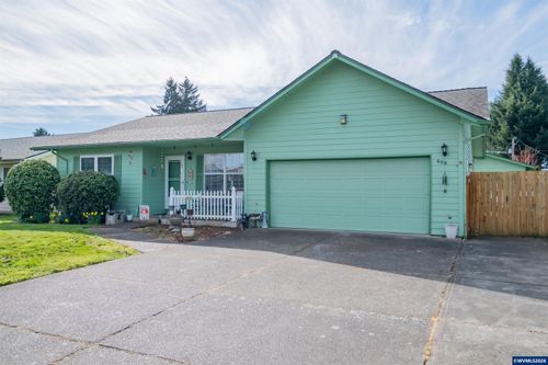 609 Se Pine St, Dallas, OR, 97338-3068 | Card Image
