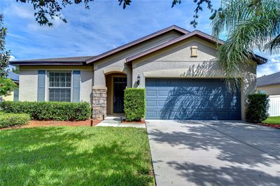 Wonderful curb appeal! | Image 2