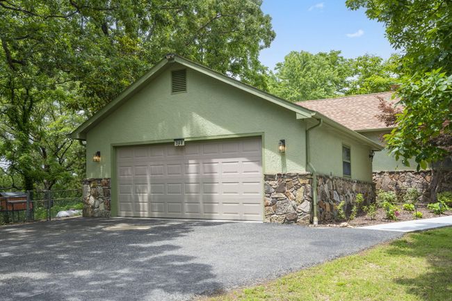 Oversized 2 Car Garage | Image 36