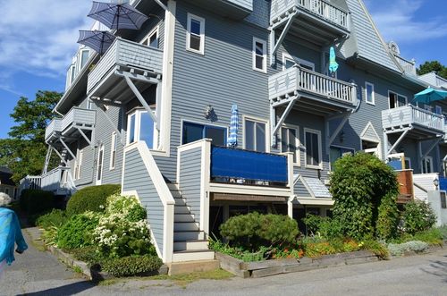 1-5 Pirates Ln, Gloucester, MA, 01930-3850 | Card Image