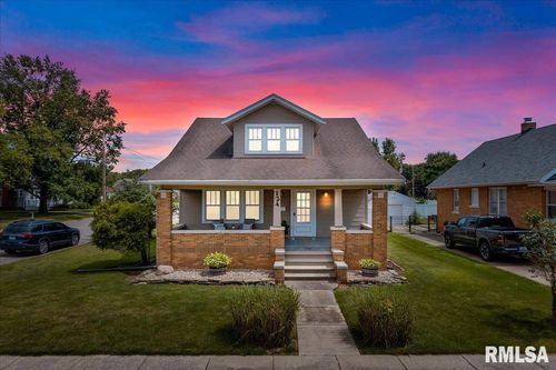 124 N 4th Ave, Morton, IL, 61550-2106 | Card Image
