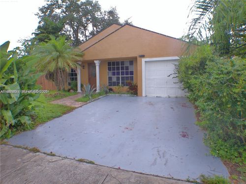 1490 Sw 85th Ter, Pembroke Pines, FL, 33025-3314 | Card Image