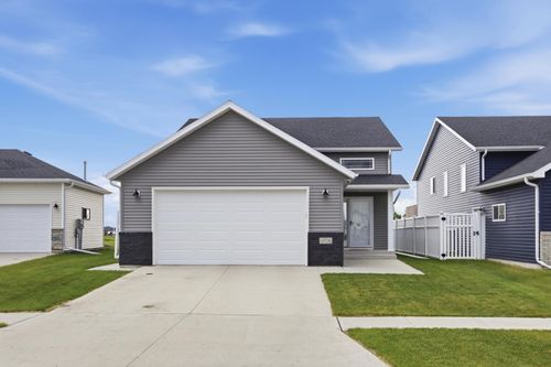 6706 72nd Ave S, Horace, ND, 58047-9570 | Card Image