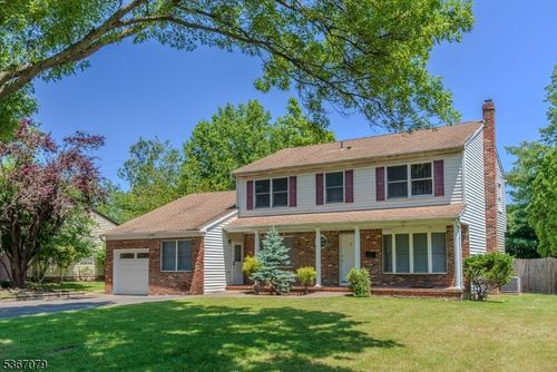 9 Starlite Ct, Westfield, NJ, 07090-2242 | Card Image