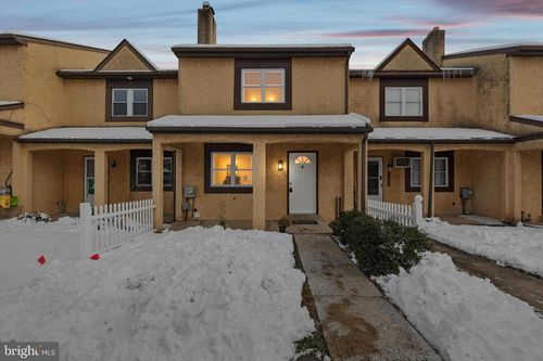 2403 Walnut Ridge Est, POTTSTOWN, PA, 19464-3069 | Card Image