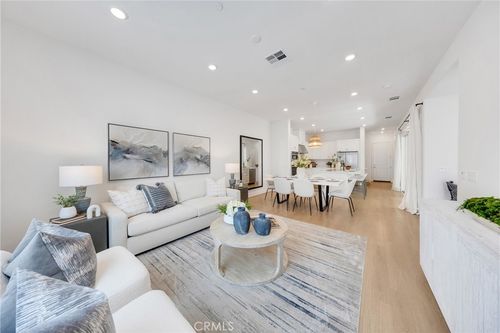 119 Zawn, Irvine, CA, 92618-1467 | Card Image