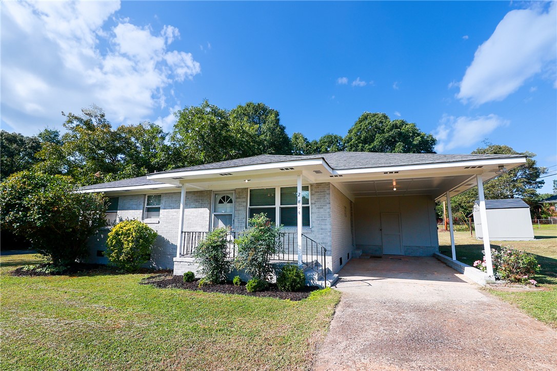 Chestnut Dr, Anderson, SC 29624