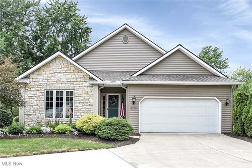8-2770 Wilks Ln, Westlake, OH, 44145-2977 | Card Image