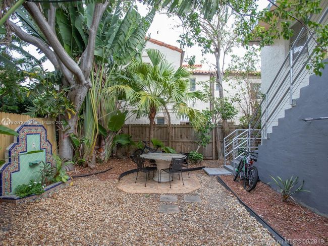 APT-4 - 2816 Pine Tree Dr, Condo with 1 bedrooms, 1 bathrooms and null parking in Miami FL | Image 7