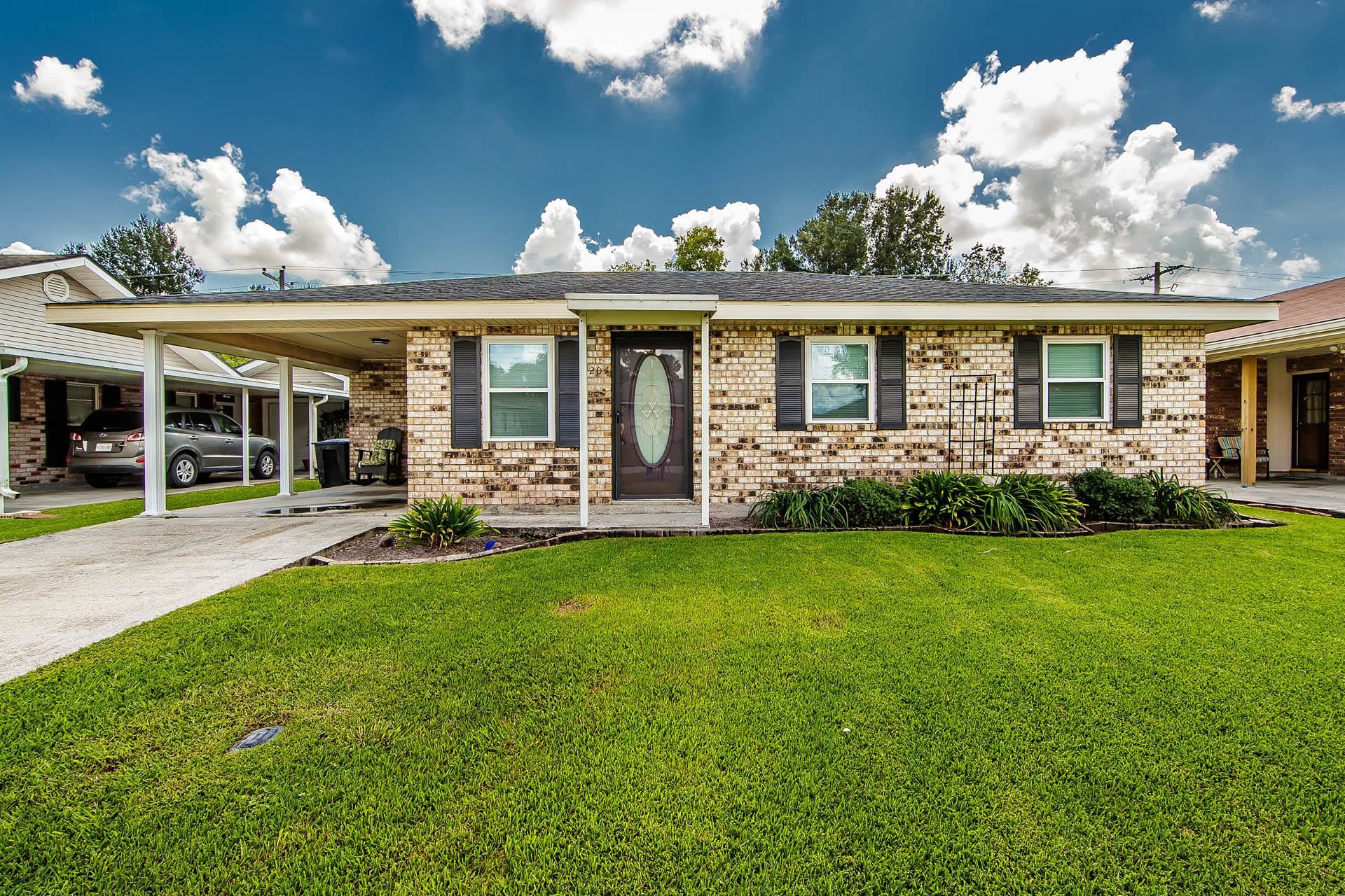204 Saint Patrick St, Pending in Houma - eXp Realty