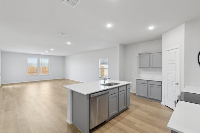 712 Tidal Drive, House other with 4 bedrooms, 3 bathrooms and null parking in Mckinney TX | Image 9