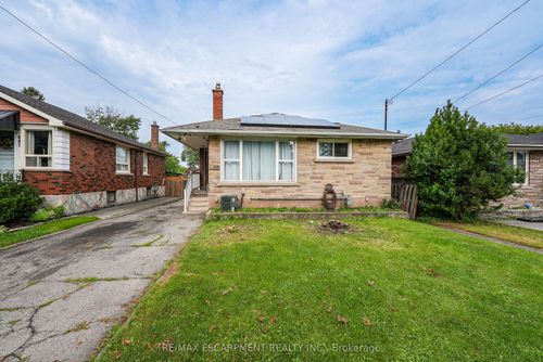 689 Burgess Ave, Hamilton, ON, L8H6J2 | Card Image