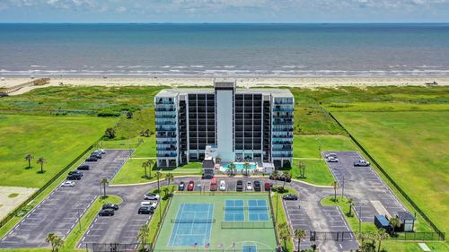 apt-405-415 E Beach Dr, Galveston, TX, 77550-3310 | Card Image