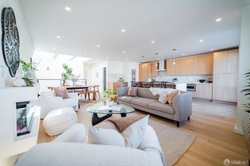 2051 22nd Avenue, San Francisco, CA, 94116 | Card Image