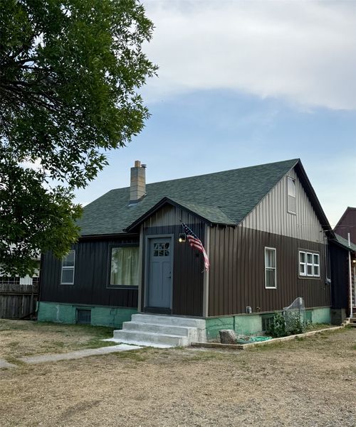 1002 21st Ave S, Great Falls, MT, 59405-5946 | Card Image