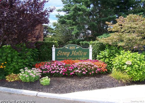 apt-27-460 Old Town Rd, Port Jefferson Station, NY, 11776-2241 | Card Image