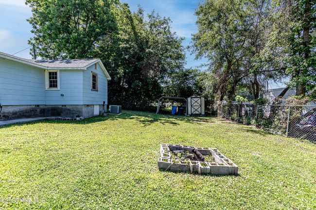 105 Queens Rd, House other with 3 bedrooms, 1 bathrooms and null parking in Jacksonville NC | Image 44