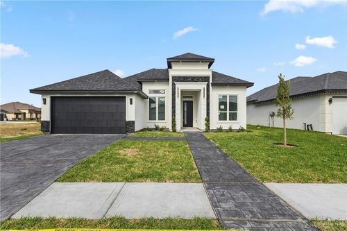 407 Majestic Dr, San Juan, TX, 78589-1450 | Card Image