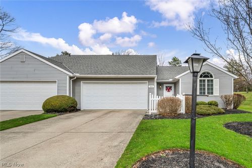 9841 Brookline Oval, Strongsville, OH, 44136-2577 | Card Image