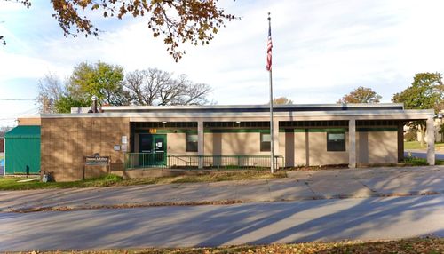 438 16th St, Bettendorf, IA, 52722-4994 | Card Image