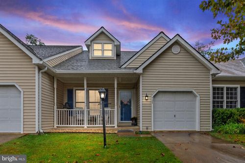 525 Wordsworth Cir, Purcellville, VA, 20132-3184 | Card Image