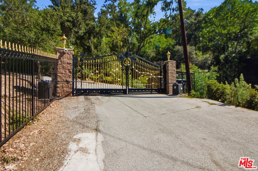 Residential Lease in Glendale 4