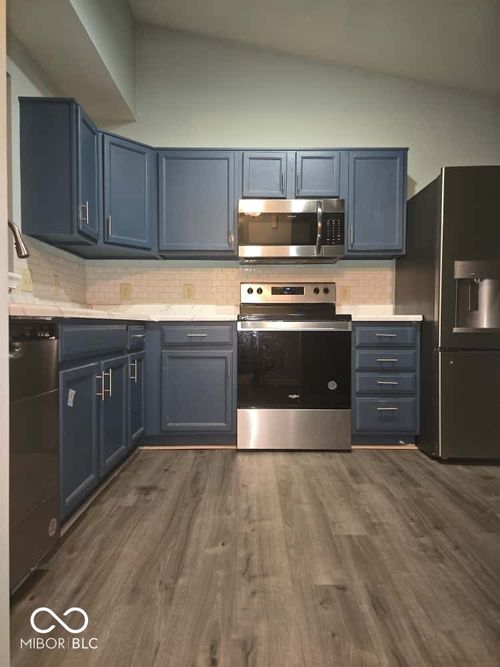 8209 Twin River Dr, Indianapolis, IN, 46239-5808 | Card Image