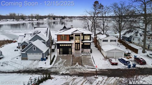 13281 Haddon St, Fenton, MI, 48430-1154 | Card Image