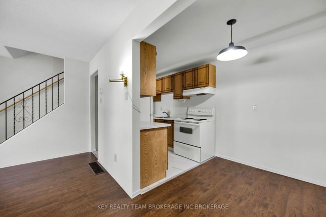 165 Limeridge Rd W, Condo with 2 bedrooms, 1 bathrooms and 1 parking in Hamilton ON | Image 13