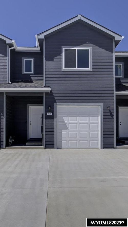 612 Badger Ln, Mills, WY, 82644 | Card Image