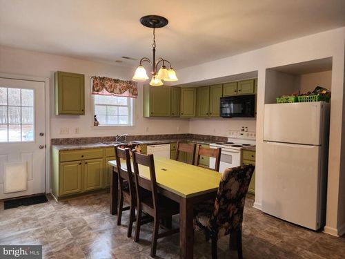 11490 Browntown Rd, GORDONSVILLE, VA, 22942-9015 | Card Image