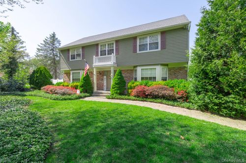 7 Lake Ln, Lake Grove, NY, 11755-2464 | Card Image