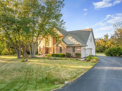 12486 Whispering Winds Dr, Roscoe, IL, 61073-7556 | Card Image