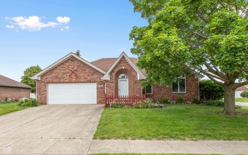 671 Jackson St, Brownsburg, IN, 46112-1683 | Card Image