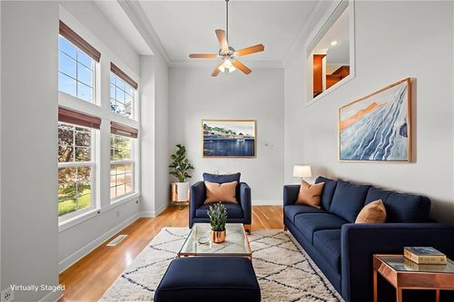 2911 Gentry Park, Kansas City, MO, 64116-2915 | Card Image