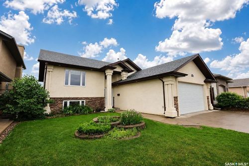 22 Gillingham Cres, Prince Albert, SK, S6X0A5 | Card Image