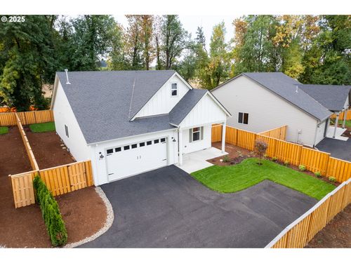 855 Oakleaf Way, Silverton, OR, 97381-2536 | Card Image