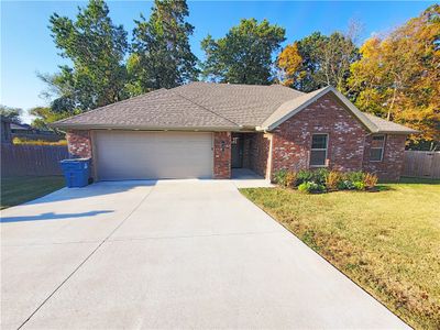 403 Love Court, House other with 4 bedrooms, 2 bathrooms and null parking in Gentry AR | Image 1