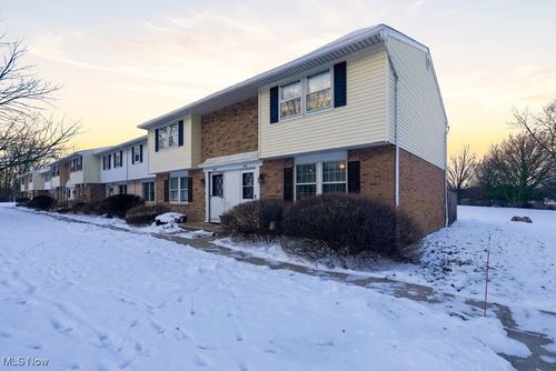 a-4634 Cox Dr, Stow, OH, 44224-5381 | Card Image