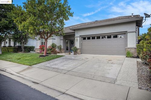 1012 Centennial Dr, Brentwood, CA, 94513-6981 | Card Image