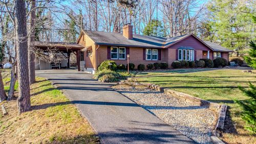 2122 Laurel Ln, Altavista, VA, 24517-2008 | Card Image